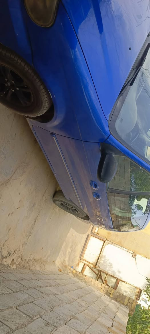 سياره مصبوغه عام وارد امريكي حادثهه ايسر جاملغ وبنيد بمريكا بلعراق نصبغت عام جماليه ولسياره بيها كازكيت خابطه مي ودهن  بس المكينه شغاله بعدهه تحويل مباشر 
رقمي *********** بغداد, العراق
