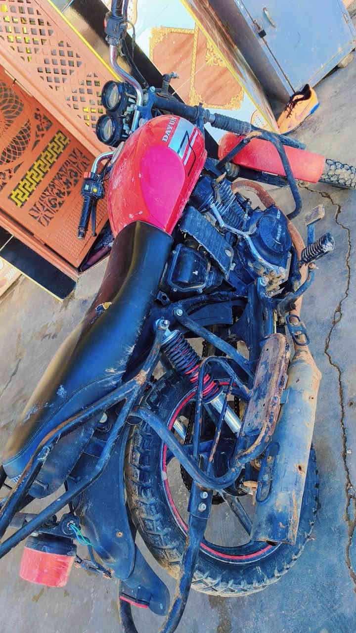 دراجه دايوان البيع موديل 20 أوراق سحب مكان ديالى خالص قريه سراجق السعر :900 وبي مجال ***********
