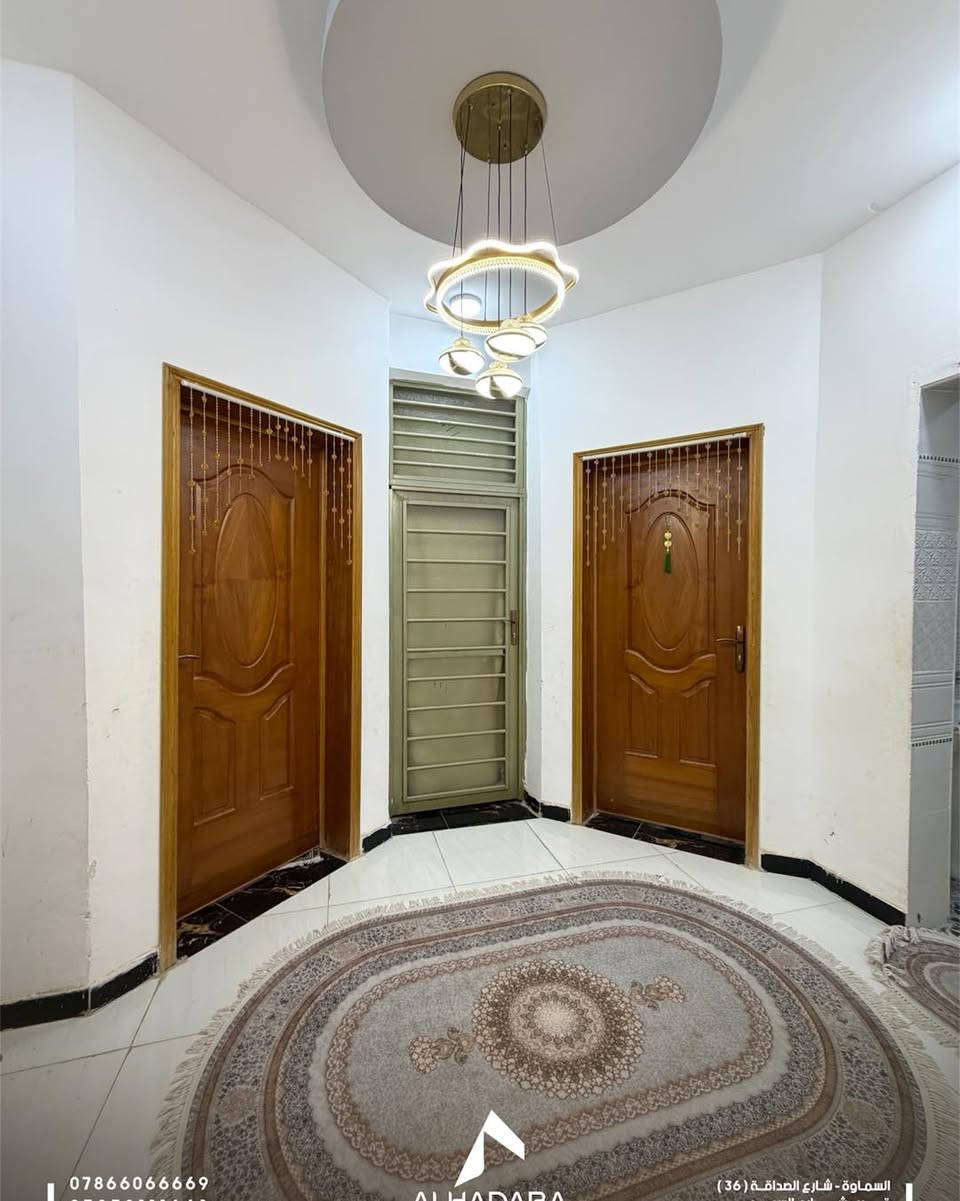 دار للبيع ... في مجمع مدينتي (الدوح) مطلوب للمصرف العقاري لمعرفة السعر علق بكلمة تم او السعر 

رقم الاعلان (4) 

مساحه الدار 255م طابق واحد مطبخ حار بارد واستقبال وهول ومجمع صحي متكامل وغرف عدد ٢ بالاضافه الى الكراج والحديقه 

للتواصل والاستفسار واستقبال عروضكم 
***********
***********
