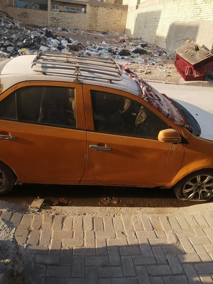 السلام عليكم 
سيارة نوع جيلي اصفر اللون محرك كورلا للبيع 
السيارة متروكة صار فتره
موديل ٢٠١١
رقمها صدامي 
سعرها ٢٢ وبيها مجال
مكانها - بغداد - البياع - الشرطة الخامسة 
للاستفسار ***********
اني مكلف بالنشر وخليت رقم صاحب السيارة
