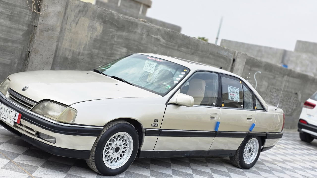 يالله اوبل #اوميكا للبيع موديل 92 محرك 2000 كير عادي رقم الانبار ألماني صبغ عام #جماليه #فقط #كفاله من الضربه والخويس تخم تاير تخم ويل #السعر35 وبيها مجال بصيط  فتحه سقف محرك كير صدر كهربائيات كلها شغاله مكاني رمادي للإستفسار ***********
