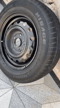 سلام عليكم ويل حجم 15 هوه وتايره صارله شهر من شديته جديد شرط بمعنى الكلمه السعر 250 مكاني نجف كوفه بس اليدور جديد ينتقل الاستفسار عل رقم *********** مكاني نجف
