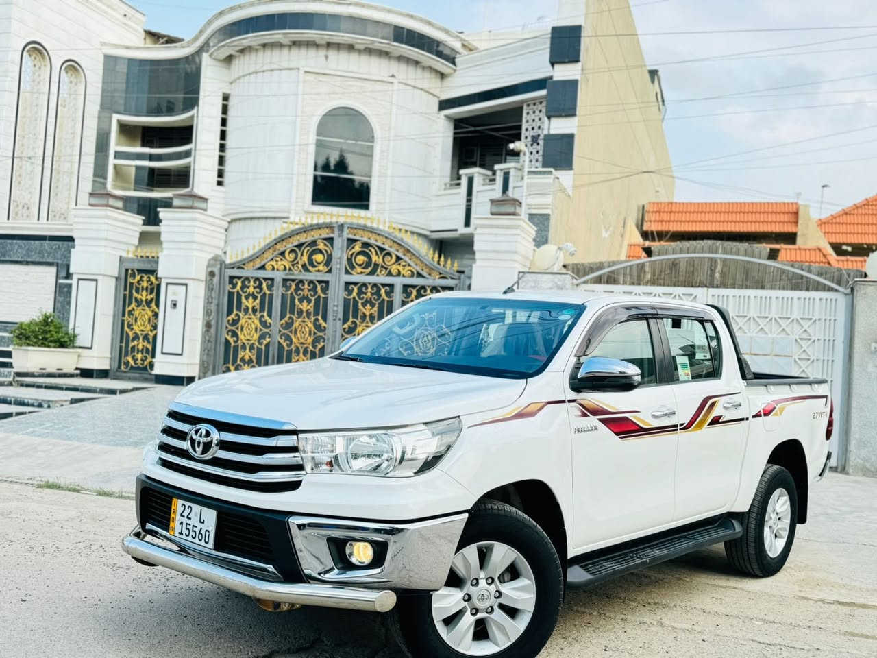 السلام عليكم للبيع بيكم هايلكس 2019
رقم اربيل بسمي هزه فحص جديد 
خليجي كويتي مكفول كفاله عامه 

معروضه 258 وبيها مجال 

رقم الهاتف ***********

مواصفات فول 1/1 
شاشه جبيره + كاربلاي 
كشنات حار بارد 
حساسات أمامي 
حساسات خلفي 
كامره خلفيه 
تحكمات ستيرن 
مثبت سرعه 
اشاير مري 
مانع تزحلق 
فور ويل 4+4
مودات سياقه ايكو 
تخم تاير جديد 
تبريد ثلج 
ماشيه 40 km على فحص على ايدي سياره
