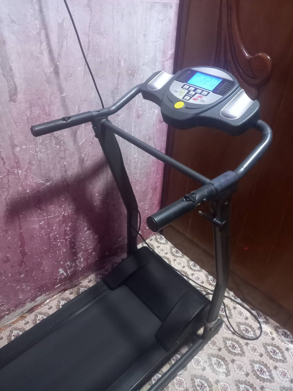 جهاز جري يتحمل وزن 120كيلو   بي تحكم سرعه وكلشي شغال شرط الفحص

السعر 150الف نهايته    عنواني البصره


**إذا كنت صاحب هذا الإعلان وتريد حذفه لأي سبب، رجاءا أرسل رسالة إلى الدعم الفني**