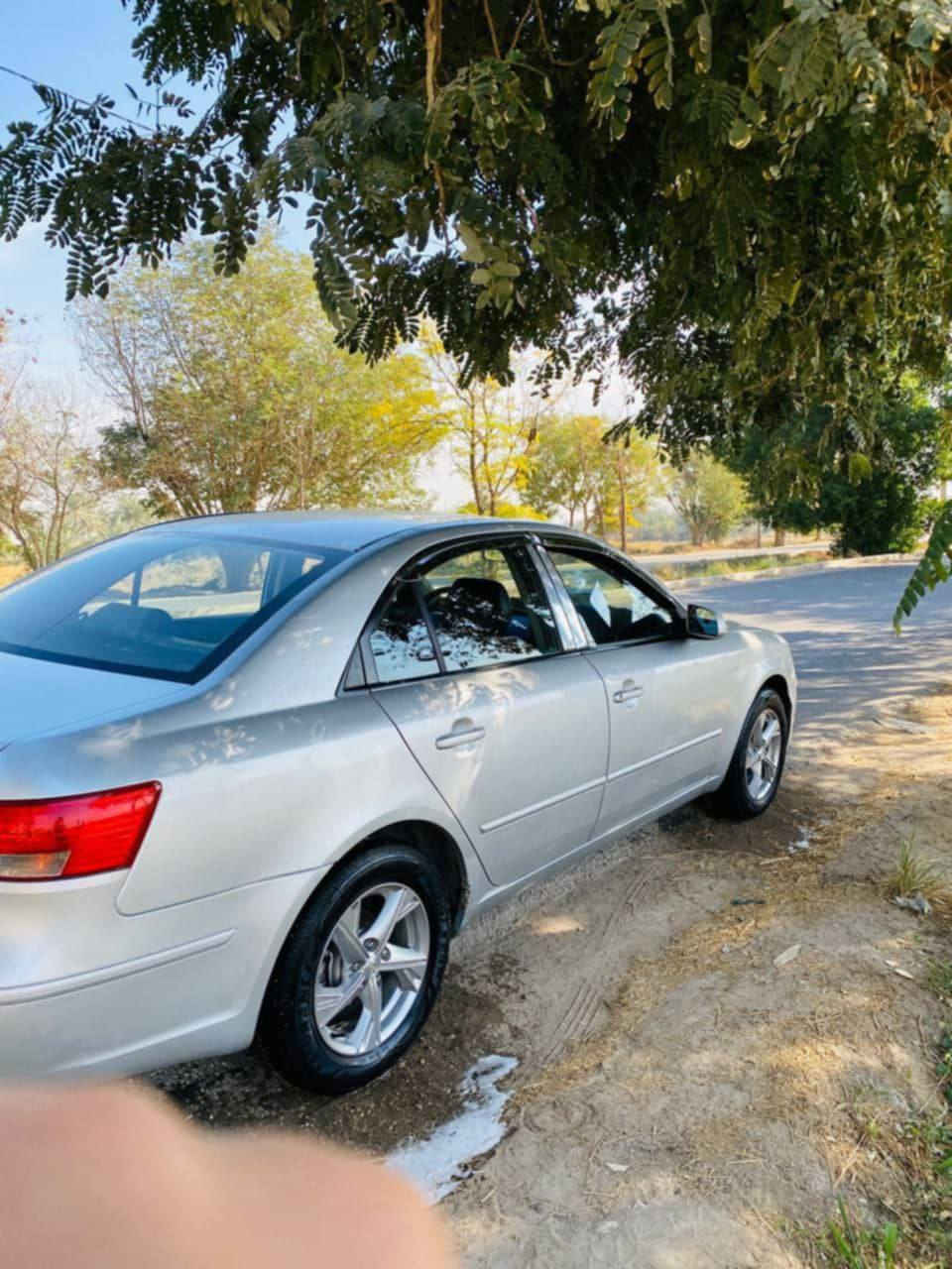 السلام عليكم سوناتا للبيع موديل 11للبيع باسمي مكفولة رقم انكليزي الرقم ***********
