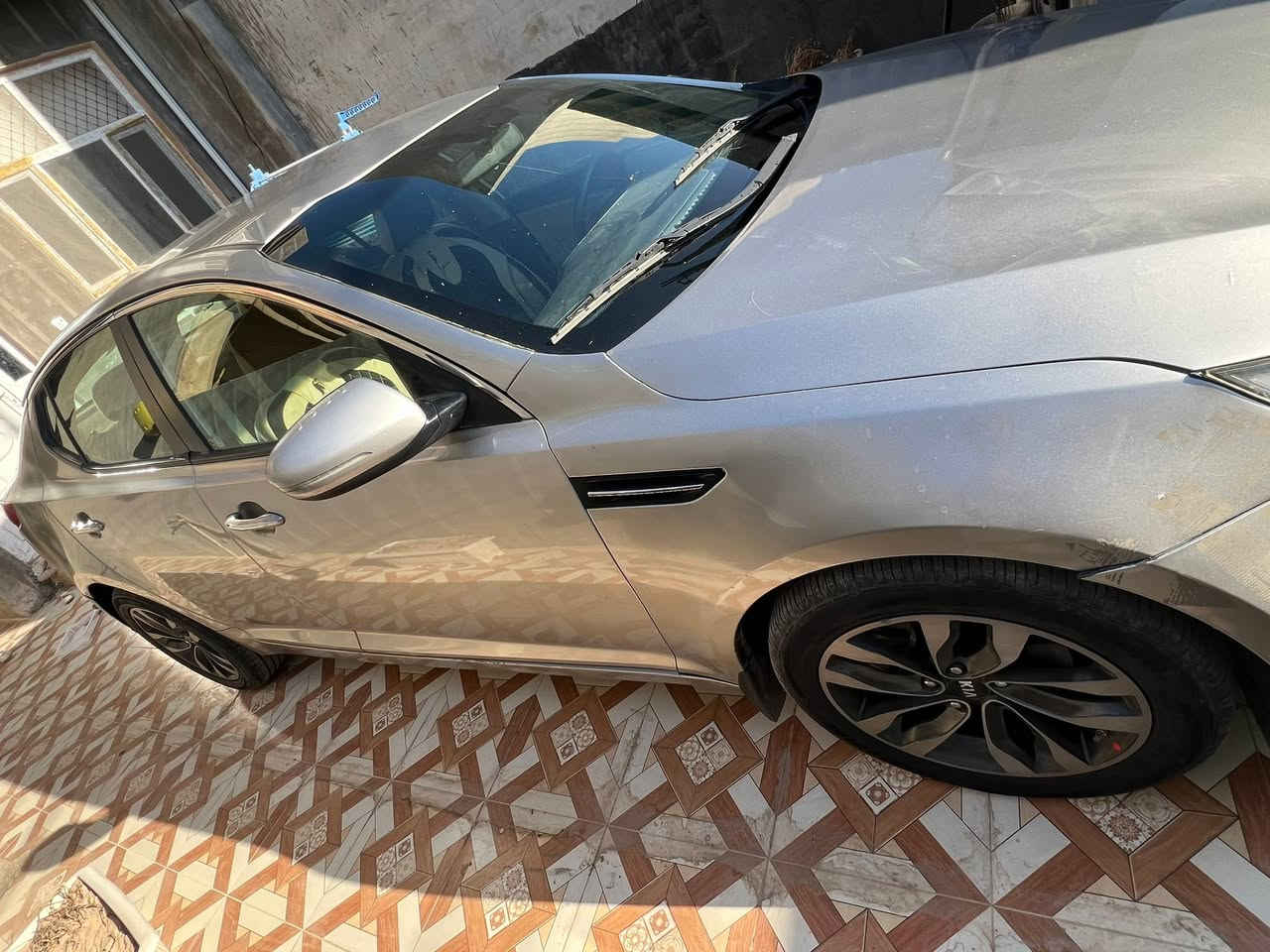 اوبتيما ٢٠١٣ وارد امريكي 
٢٤٠٠ جي دي اي
السيارة تخم تاير باتري حدادية امامي خلفي كله جديد تبريد خير مـن الله
 كير ومحرك خير مـن الله تاخذها عالفحص 
السيارة مصبوغة حزام عدا القمارة والجنطة ، 
 بدون دواخل سونارها موجود بالصور 
 معروضة ب ٩٥ وبيها مجال هــذا رقمي ***********
