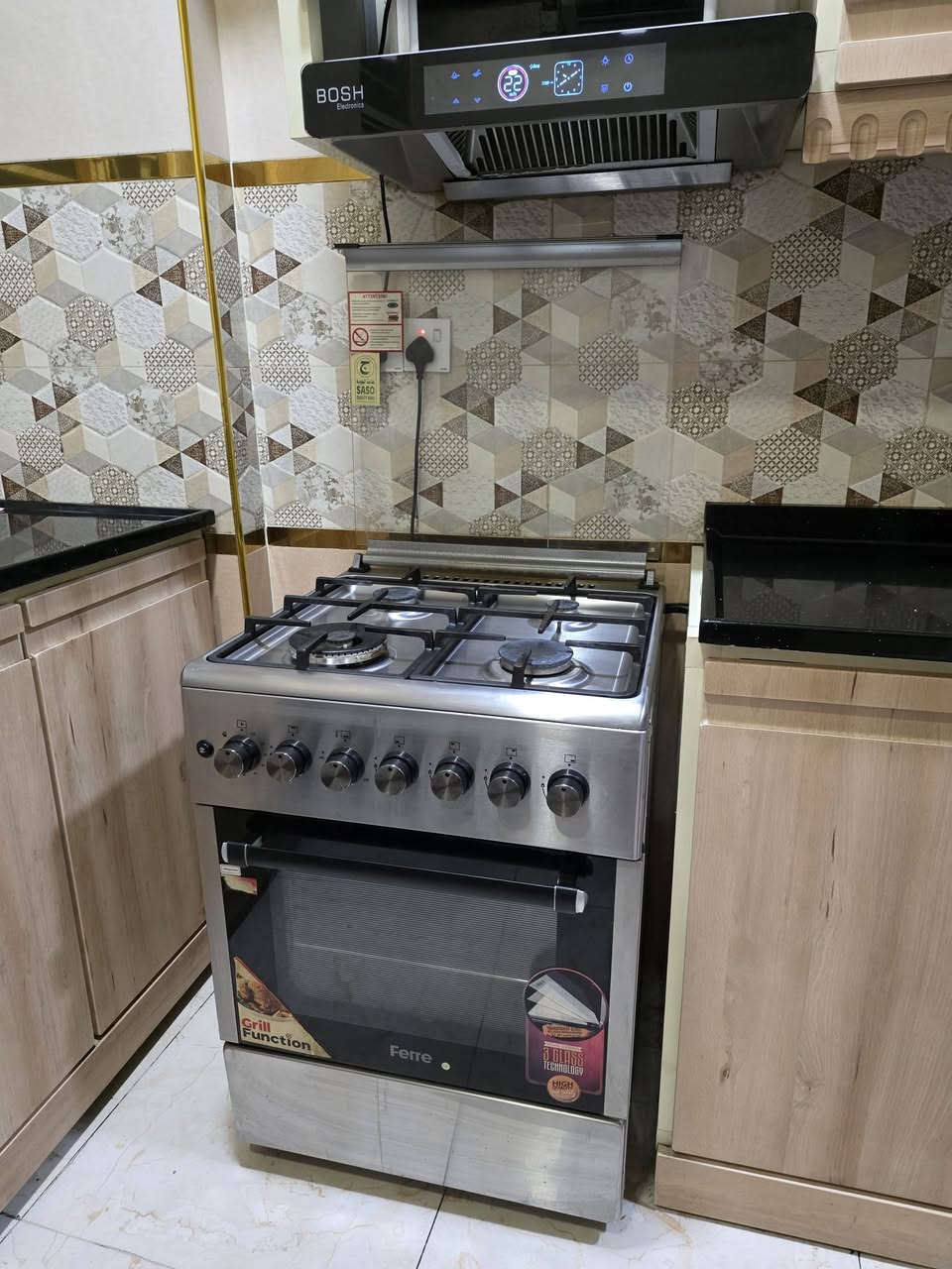🔥 طباخ FERRE تركي نظيف جداً للبيع – جاهز للاستخدام 🔥
طباخ بحالة ممتازة ونظيف جداً، جميع الأجزاء تعمل بكفاءة وجاهز للاستخدام مباشرة.

🔹 4 عيون غاز
🔹 فرن واسع مع خاصية الشواء
🔹 إشعال ذاتي
🔹 غطاء زجاجي علوي
🔹 باب فرن زجاج ثلاثي الطبقات للحفاظ على الحرارة
🔹 هيكل ستانلس ستيل مقاوم للصدأ
🔹 استخدام منزلي خفيف ومعتنى به بشكل جيد

💰 السعر: 250,000 دينار عراقي

📍 الموقع: بغداد – الأعظمية

📞 للتواصل 
 أبو دانية
***********
