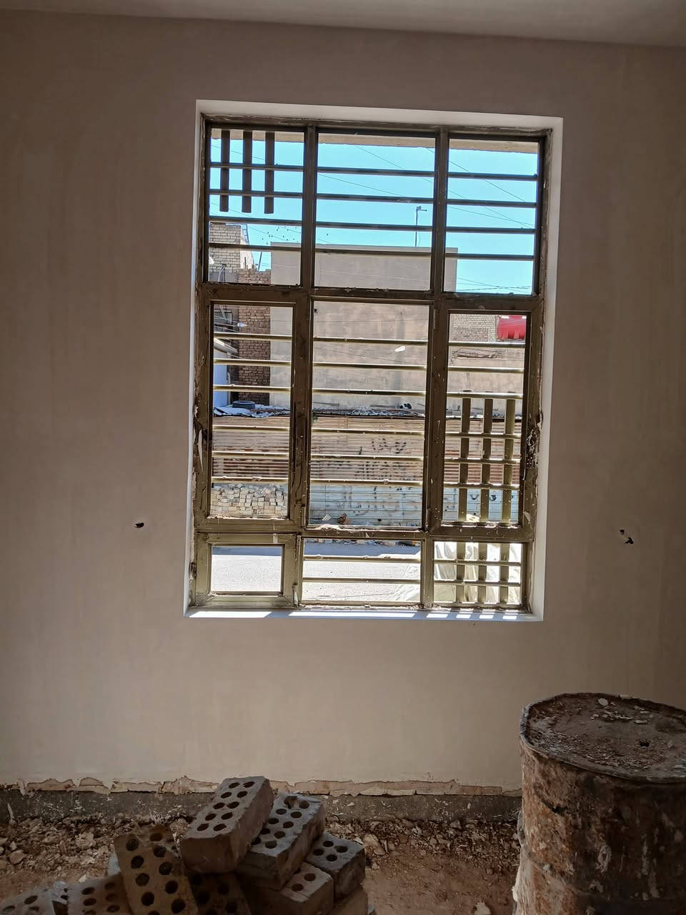 خلفه جص وبورك حالين متفرغ ***********
