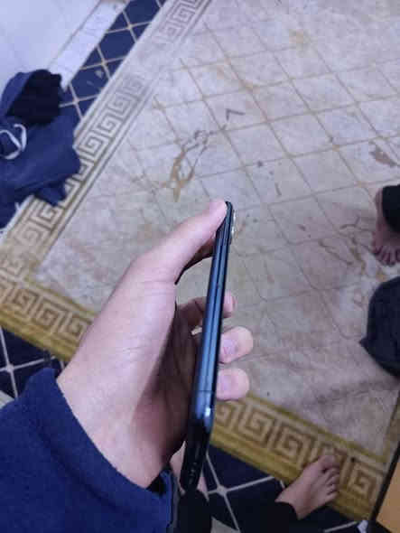 iphone 11 pro max
ذاكرة 64 بطارية 100 دبل سيمكارت 
شاحنة اصليه وشادلة لزكة مضلله وحماية كامرات وكفر جيلاتين
مبدل بطارية وشاشه اصليات وضهر مفطر وكامرة رقم واحد تهتز والباقي شغال اتصال فرمت حدث 
سعره 270 وبي مجال 
مكاني بغداد الدوره رقمي *********** بي واتساب
