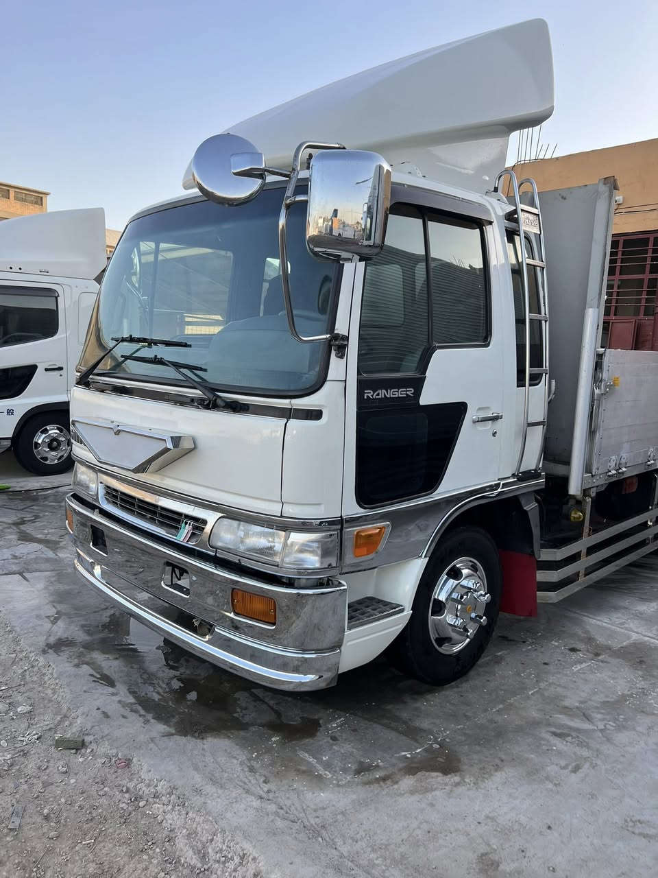 السلام عليكم سياره انكر للبيع دخول جديد
موديل 2023 رقم بغداد سته وربع بلادي مكينه 80سوبر السعر 345 وبيه مجال

العنوان واسط الصويرة ***********
