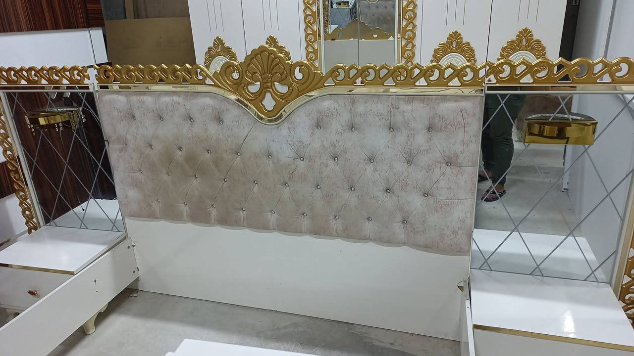 غرفه نوم تسع قطع للبيع اللي حاب يتواصل على هذا الرقم ***********
