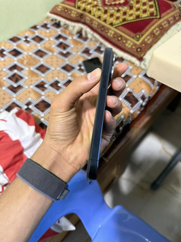 بسم الله الرحمن الرحيم
15بروماكس 
دبل شريحه يعني شرق اوسط 
بطاريه 87 بلادي 
ذاكره256 
مستبدل شاشه تفصيخ اصلي شرط لفحص وفحص حاسبه 
لجهاز يلعم نضافه1000‎%‎ 

سعره 850 قفل غير قابل للتفاوض 
للاستفسار ***********
