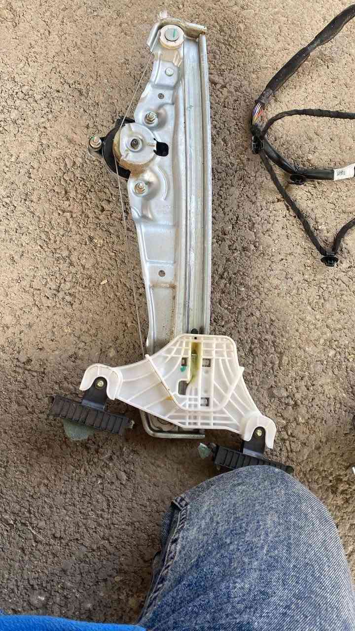 السلام عليكم
مكينه جام   وقفل باب وضفيره باب أكمله وماسكه دعاميه اماميه. ***********
