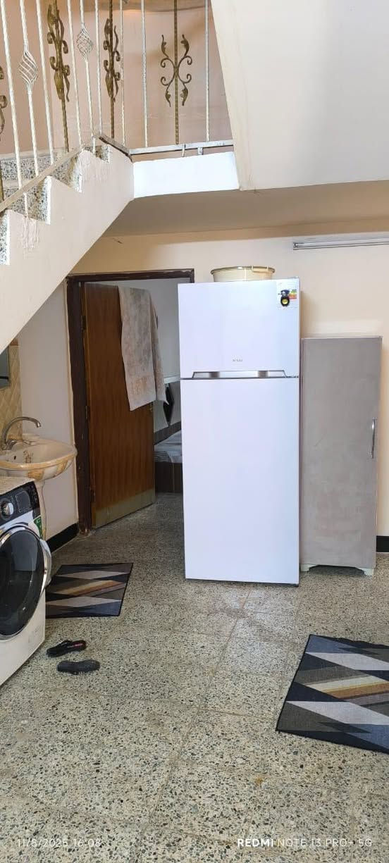 بيت ١٠٠ متر طابو صرف للبيع 
الموقع حي العسكري قرب مدرسه زهره صباح 
طابق واحد
***********
