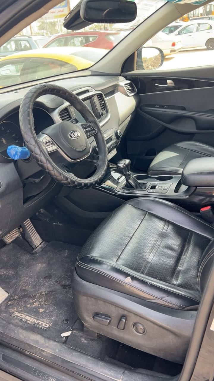 سورنتو 19 امريكي
7/راكب 
6/سلندر
بغداد
تبديل بنيد فقط / توجد ضربات بارد 
فول مواصفات /كشن كهربائي/تحكم ستيرن/كشتات جلد اصل/ إشارة بالمرء/محرك كير كفاله / تبريد تدفئه شرط/تبريد ثلاث قطع /لون اسود /سنويه باسمي /طخم تاير/سيدي /بلوتوث/
بصمه /مكان السياره / ناصريه / حي اور 
السعر 185 بي مجال حق الجيه وتأمر امر 
متواجد فيس / وات ساب / 
الاتصال على الرقم ***********
