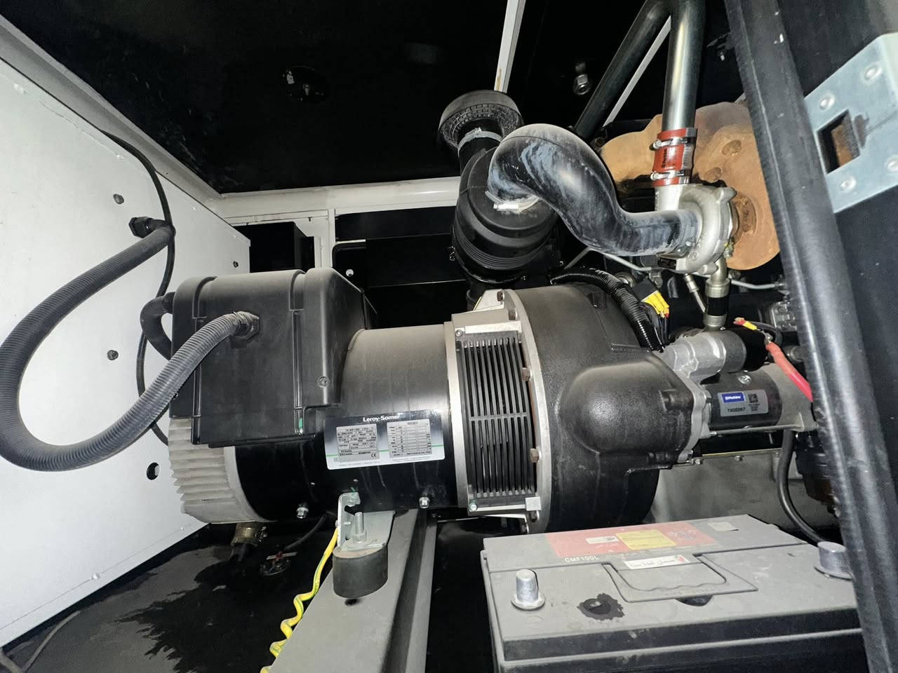 مولده 45KVA بيركنز اصلي كاتم . نوع رأس توليد ( لوري سومر فرنسي).  للأستفسار على الرقم ☎️

0772 710 1886
