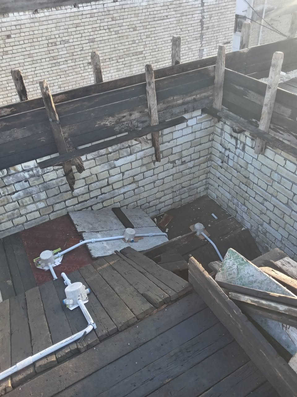 السلام عليكم نجار قالب متفرغ حاليا اتصال وهذا الرقم ***********
