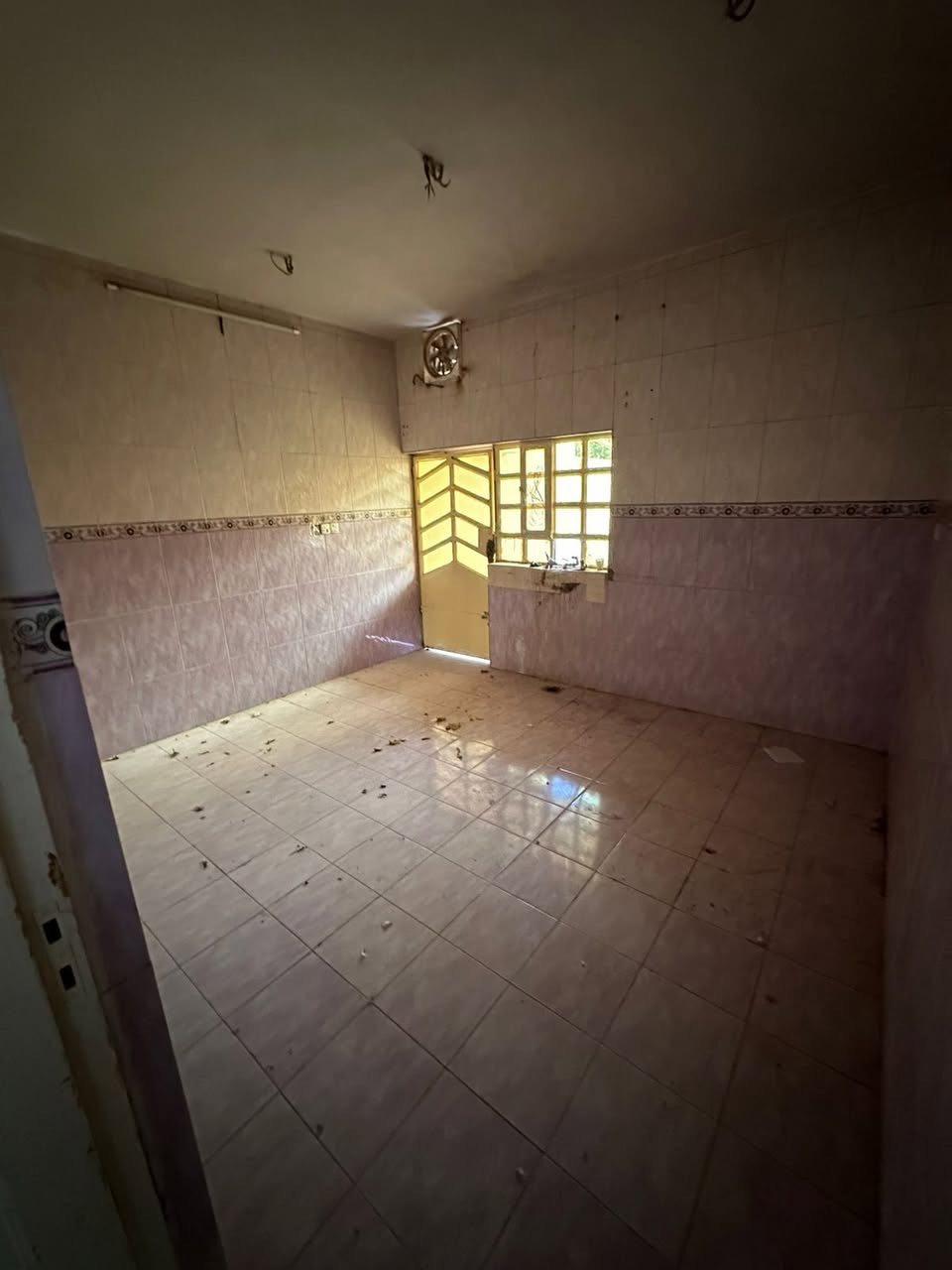 دارين للبيع:#الاسرى المفقودين📍

🔹المساحة :- 300
🔹واجهة :- 15 متر 
🔹العنوان : الاسرى المفقودين سايدين الاسرى
🔹نوع العقار:- طابو ملك صرف 
       
---------------------------------
💰السعر ؛مرسله الصفحه او اتصل بالرقم او دخول قناة تلكرام
ملاحظه السعر مغري
https://t.me/m1998a1997
        -----------------------------——
📝التفاصيل :- موقع مميز دارين 300 كل دار 150متر واجهه 7ونص لكل دار

جوا غرفتين نوم وهول واستقبال وفوك غرفه نوم واحد لكل دار

—————————————————
#مكتب_دار_الرحمة_للعقارات 
—————————————————
للأستفسار ومعلومات اكثر الاتصال على الارقام التاليه :-

***********
————————————————-
⬅️عنوان مكتب :-
#طريق_بغداد /فرع مرطبات عرفة 2 
         ---------------------------------
نستقبل جميع العروض  السكنية 
  والتجارية بكافة مناطق كركوك
