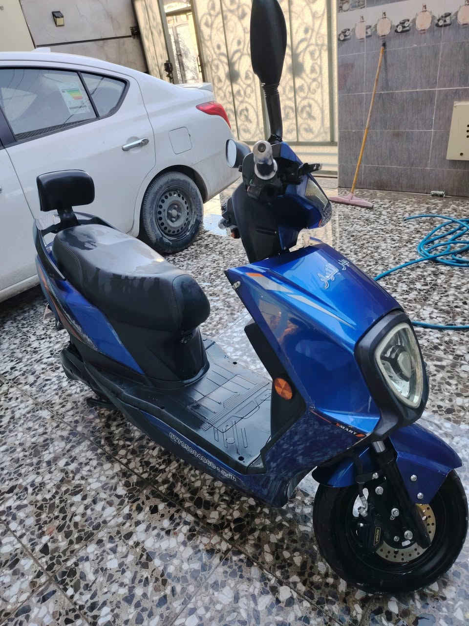 سلام عليكم دراجه شحن مال حيدر النيار نضيفه وباتريات جدد كلهن سرعه 90 بيهه كسر زغير بل جاملغ الامامي
سعرهه 600وبيهه مجال *********** بغداد الحبيبيه
