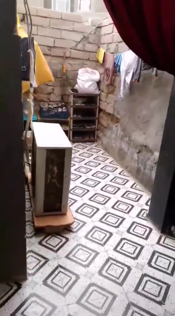 بيت للبيع تجاوز بيه غرفتين ومطبخ وصاله واستقبال وصحيات خارجي وداخلي البيت امرتب   عنوان بلموحيه قرب صيدليت لمار سعر 16ونص


**إذا كنت صاحب هذا الإعلان وتريد حذفه لأي سبب، رجاءا أرسل رسالة إلى الدعم الفني**
