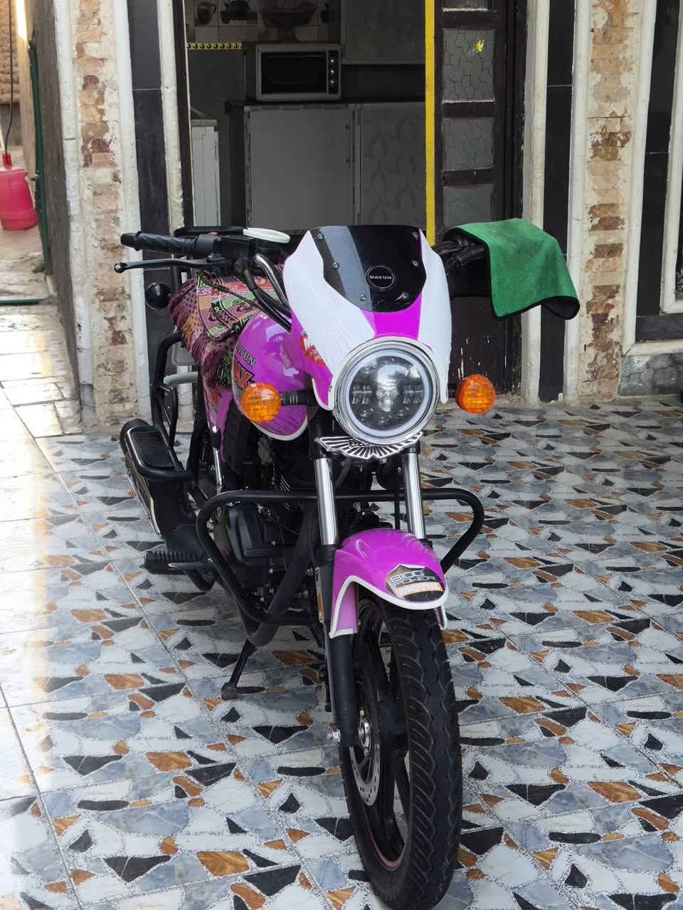 سلام عليكم دايون للبيع موديل 23 طالعه 25 اوراق سكنر الدراجه كفاله عامه دراجه جديده مكينه 200 كله شغال المكان بابل الحمزه الغربي 
السعر 1525 
‏‪0777 389 8263‬‏
