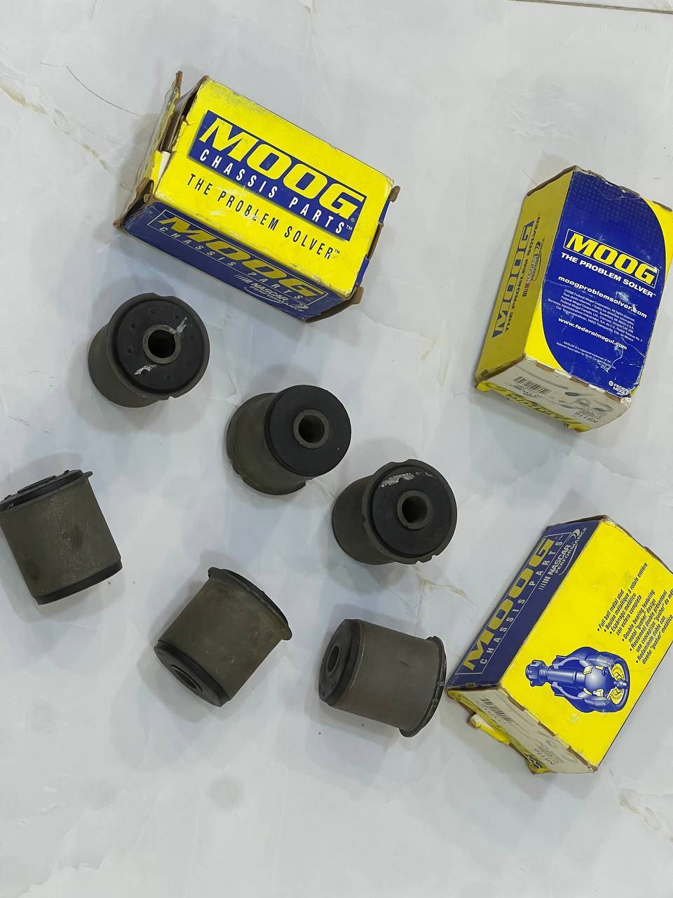 ربل هاوزن خلفي اصلي MOOG
*********** مكاني بصره يوجد خدمه توصيل كل المحافظات
