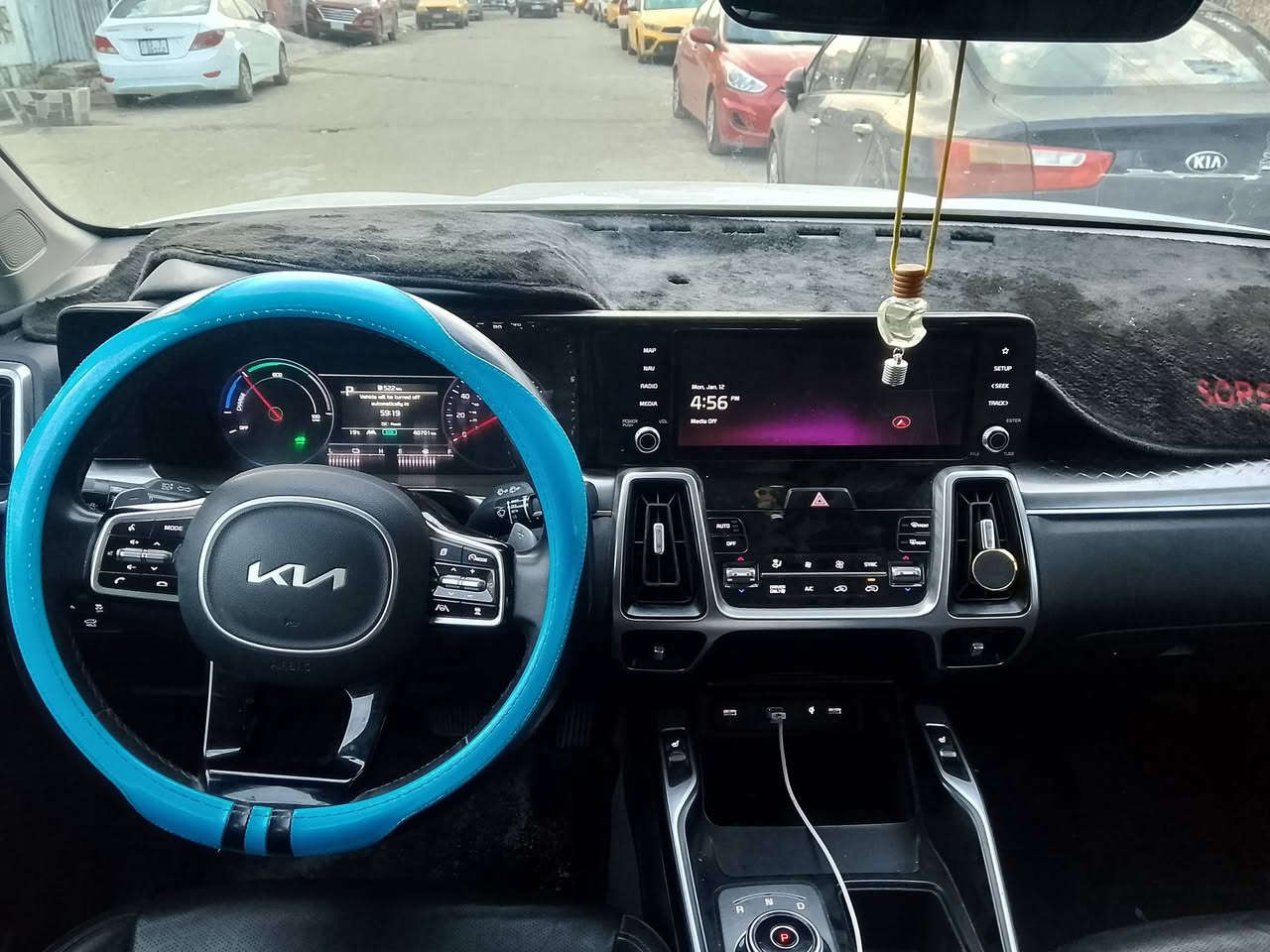 كيا سورنتو هايبرد موديل ٢٠٢٣ وارد امريكا رقم بغداد محرك 1.6 تيربو ماشية 40 الف كيلو جديدة كلش حساسات امامي خلفي رادار مانع انزلاق  7 راكب  كراسي VIP  حادثها باب خلفي كما موضح بالصور للاستفسار اكثر الاتصال على الرقم ‏‪0770 794 2187‬‏ بي واتس اب
