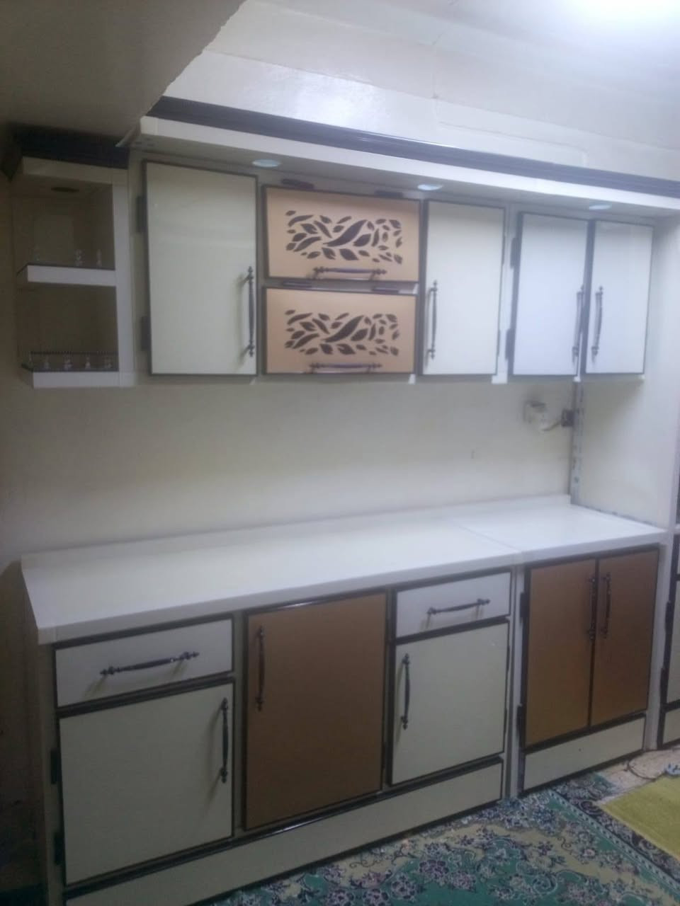 كاونتر المنيوم تركي 
السنك مرمر
السعر ٦٠٠ الف وبي مجال بسيط
المكان ابو غريب الحصوة
***********
