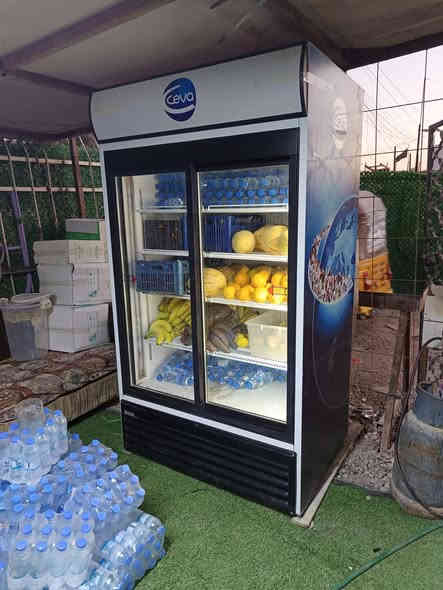 السلام عليكم براد + مكينت شلاش لبيع ثنينهم جدد ستعمال قليل  الله يشهد ابد ما طابات تصليع  عنواني بغداد الشعله جسر الشعب ***********
