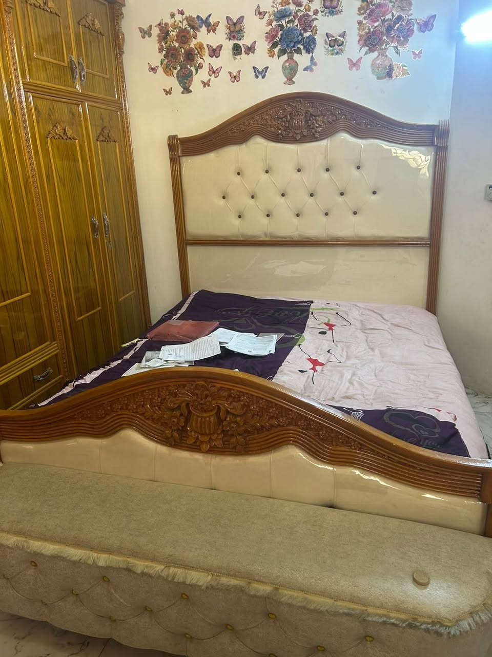 السلام عليكم غرفة نوم خشب عراقي اصلي جديده ونظيفه كولش اشتريتها ملونين ونص واريد ابيعه مليون ٧٥٠ الف


**إذا كنت صاحب هذا الإعلان وتريد حذفه لأي سبب، رجاءا أرسل رسالة إلى الدعم الفني**