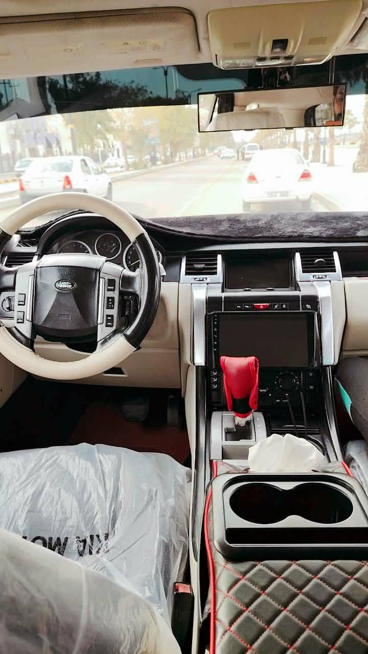 تحية طيبة رانج روفر 2009 سبورت محرك سوبر جديد بمعنئ الكلمة وبي انطلاقة مخيفة محور دبل ولوي  سستم صوت  كراسي كهرباء  تبريد ثلج ومواصفات السوبر ما تخلص  كراسي جلد حساس أمامي وخلفي لايت زنون عدسة دوار وي الستيرن داخل بيجي بعدة زيرو فتحة سقف  سيارة كفالة عامة عدا البنيد صبغ الباقي كفالة خليجي السيارة 
شرط 200 تك ايد سيارة نضيفة  سعرهة 135 وبيهة مجال شي بسيط العنوان النجف الاشرف التصال  ***********   وترهم مراوس
