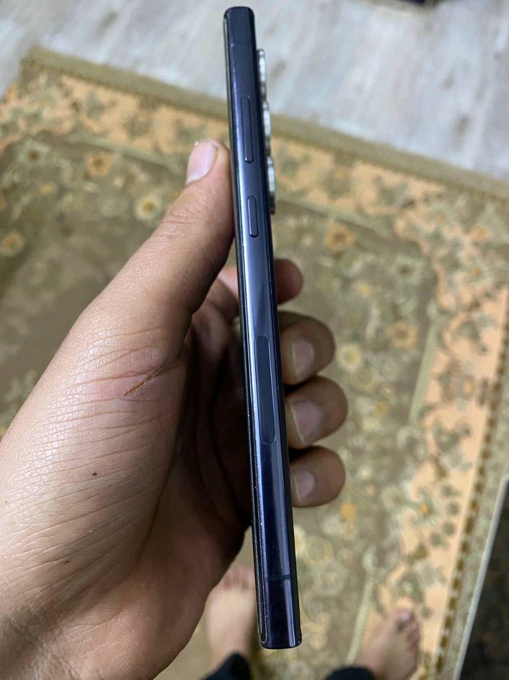 السلام عليكم شباب سامسونك اس ٢٣ الترا النسخة اليابانيه لون اسود ذاكرة ٥١٢ عشوائية ١٢ الجهاز كامل وكفول من الشخط وكارتونته ويا موجودة تك خط السعر ٧٣٠ الف  وبيي مجال قليل للشراي العنوان بغداد
هاتف ***********