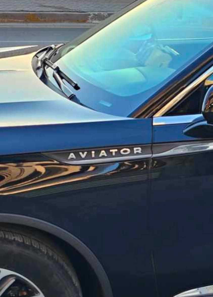 السلام عليكم لينكولن افياتور    ( طيارة  )
Lincoln Aviator 2022 
          حجم المكينة : 3500 تون تيربو
المسافه المقطوعة : 70 الف ميل 
      سيارة جديدة  وعزل صوتي مثالي  رقم بغداد الدولي 
         

#مواصفاتها 
1.شاشة
2.كاميرا 
3. مساج 
4.ويل كب
5.كشنات جلد اسود
6.كشن طيارة
7.كشنات كهرباء 
8.رادار امامي
9.رادارات جانبية
10.هند بريك بصمة
11.كامرات 360
12.كير دكم 
13.يدات الأبواب بصمة
14.صندوق كهرباء
15.لايتات زنون +لد
16.كشافات لد
17.حساسات خلفي امامي
18. هيترات بالكشنات
19. 7 راكب qiv
20.بصمة
21. 3 قطع تبريد
22.مري شفط
23. تشغيل عن بعد
24. ترحيب عن الاقتراب
فول مواصفات 1/1 جاهزة. 
حادث بسيط خلفي 
بيه هواي تفاصيل بعد للتواصل والاستفسار اتصل بنا 
   ***********  واتساب
