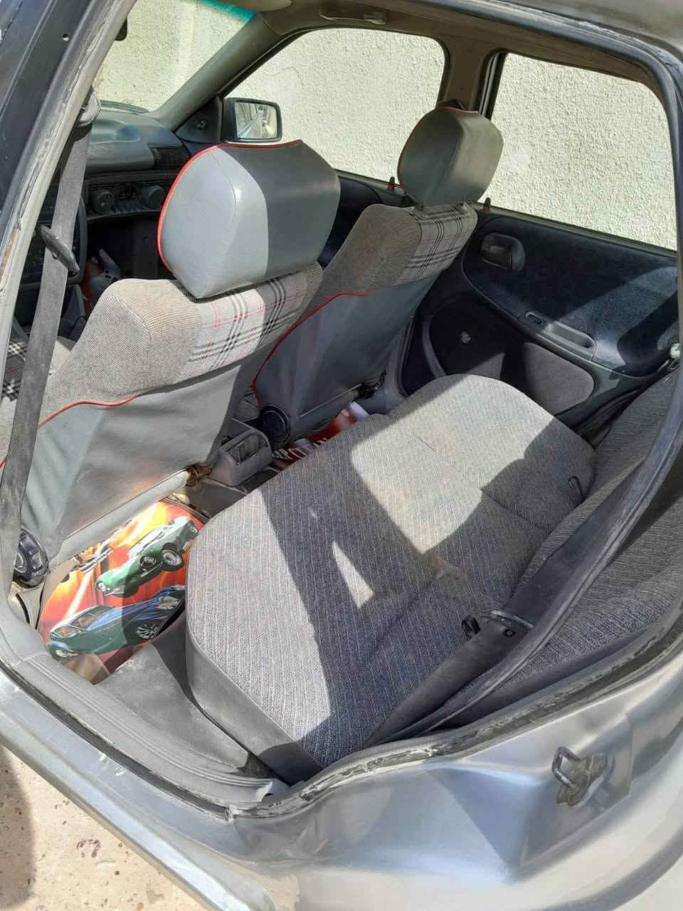 ‏السلام عليكم اولا أسترا موديل 93رقم بغداد محرك 1600 محرك كير خير من الله صدرها جديد تايرات جديدة مصبوغة عام مكفوله من الخياس مكان السيارة سامراء سعرها 31وبيها مجال اتصال ع رقم ***********
