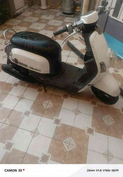 السلام عليكم ورحمة الله وبركاته اخوان دراجه ماكس بوليس طالعه من الزيتون صارلها شهر من طالعه دراجه نضيفه وشوفه العين تجي تفحص وتروح سعرها( مليون و150) بيها مجال حك الجيه 

تفاصيل اكثر.    ***********
اخوكم وخادمكم
