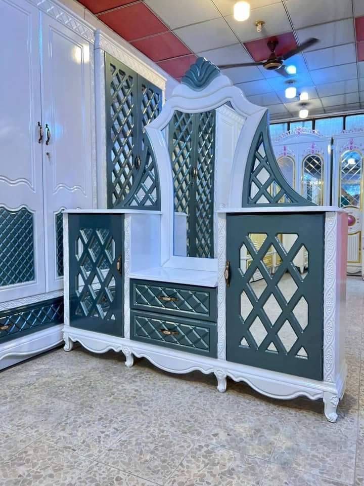 #قسط_غرفتك_براحتك
✔️ ويانا مدة التقسيط سنة و نص بدون مقدمة 
✔️ لحاملي ماستر كارد الرافدين من الموظفين و المنتسبين و المتقاعدين
✔️ يوجد فصال حسب الطلب
✔️ يمكنكم استبدال غرفكم القديمة بغرفة جديدة وتقسيط الفرق
✔️ غرف نوم باحدث الموديلات من خشب الصاج
📌العنوان : الموصل / الجانب الأيمن / الصناعة القديمة / اليابسات مقابيل ميزان البيادر 
📱اسياسيل : *********** (يوجد واتساب)
📱 كورك : *********** (يوجد واتساب
