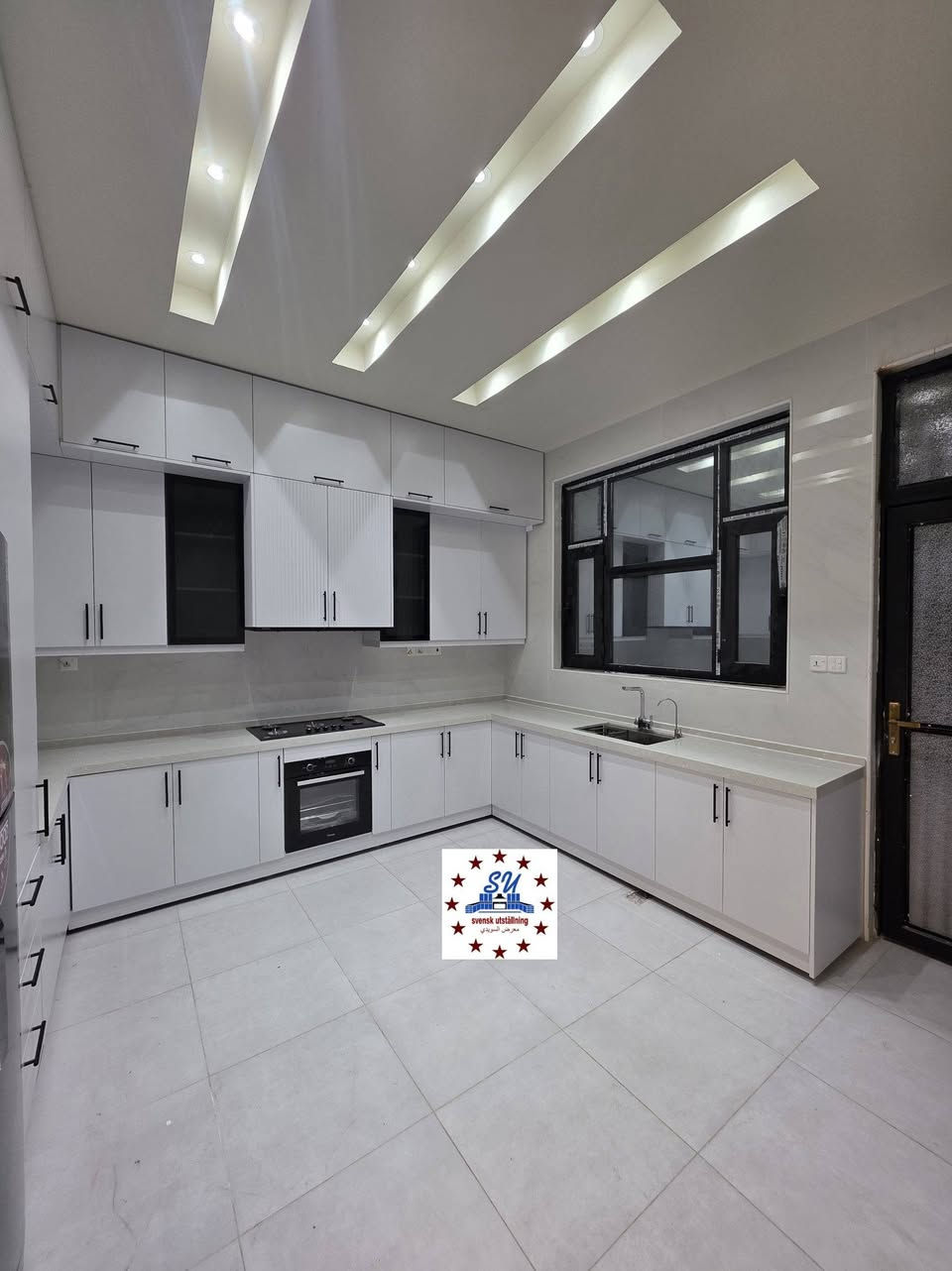 #معرض #السويدي 
أضف لمسة فنية إلى منزلك مع السويدي من مطابخنا الحديثة المصممة بأناقة وذوق رفيع لتعكس شخصيتك الفريدة 
🔹نضع امامكم احدى اعمالنا في مجال المطابخ 
🔹 ننقل لكم التجربة من الاتحاد الأوربي الى العراق 🇮🇶 بخبرات كوادرنا العراقية والاجنبية ونقدم لكم عروض مميزة  
🔷 وفترة تسليم قياسية خلال 30يوم 
🔹 مع هدايا مميزة | اذا يعبر ال7امتار تحصل على جهاز كهربائي او سنك استل استيل مع سلال 
🔺 عروضنا المميزة والحصرية من معرض السويدي للمطابخ والديكور  
🔹تصميم واقعي 3D للمطبخ مع امكانية التعديل 
🔹نعمل بجميع  انواع خشب ال HDF  ✅ 
خشب HDFالمودرن 
▪️خشب HDF الاسباني 
▫️خشب HDF ايطالي 
▪️خشب HDF الكلاسيكي 
🔸  الضمان : 
ضمان ولمدة 10 سنوات ضد الخدش ضد الحريق ضد الماء ✅
مع صيانه مجاني 10سنوات 
🔸 نعمل باكثر من 800 لون وميتيريال ✅ 
🔸 ملاحظة : يشمل المتر الارضي والملحق والسطح كوارتز (مرمر طبيعي ) 
وايضا لكم منا زبائننا الكرام ( التصميم والنقل والتثبيت مجاناً ) 
كوادرنا تعمل في جميع محافظات العراق ✅
______________
للاستفسار والطلب الرجاء التواصل عبر الخاص  ☎️ 
***********///***********
الفيس بوك//معرض السويدي //انستا//1vvgg
موقعنا 📌 السماوه حي الصدر مقابل اسواق الغدير
