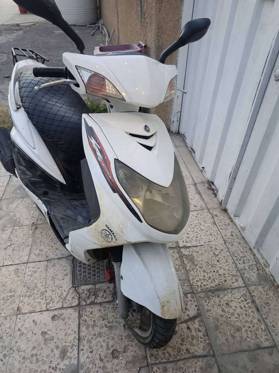 السلام عليكم دراجه سكنس فحل للبيع نوزل الدراجه قبل شكم يوم سويتله إدامه من الفيت بم و النوزل و الكلجات و التأيرات الخلفي عالي مال فورزه و الامامي جديد 
العنوان حي الجامعة
السعر 700وبيها مجال
الرقم ***********
