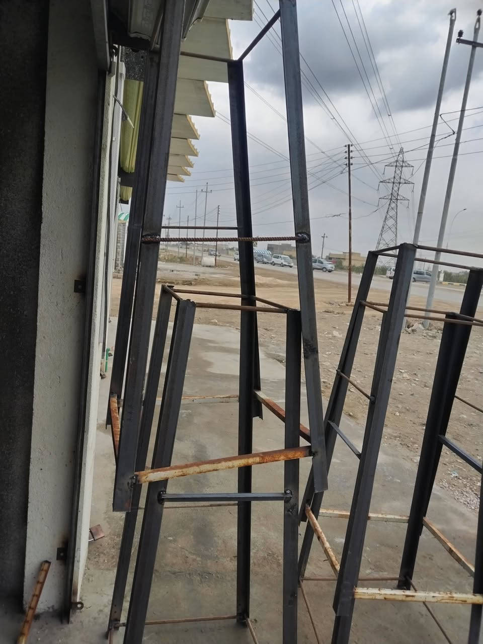 سكلات أبراج عدد (10)للبيع (6) 2م و(4) 1.5م تسكام جديد الاتصال على الرقم ***********،،، ناصرية
