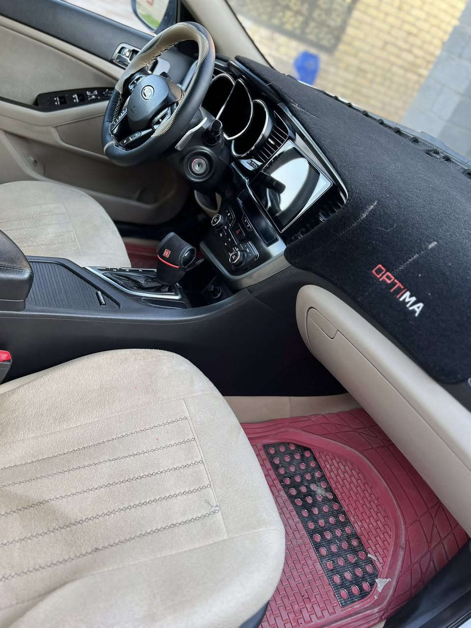 سيارة او بتيما موديل 2013مكفوله من الضربه  ومن     الصبغ رقم ذي قار ..بأسمنه ..السعر ع خاص /***********
