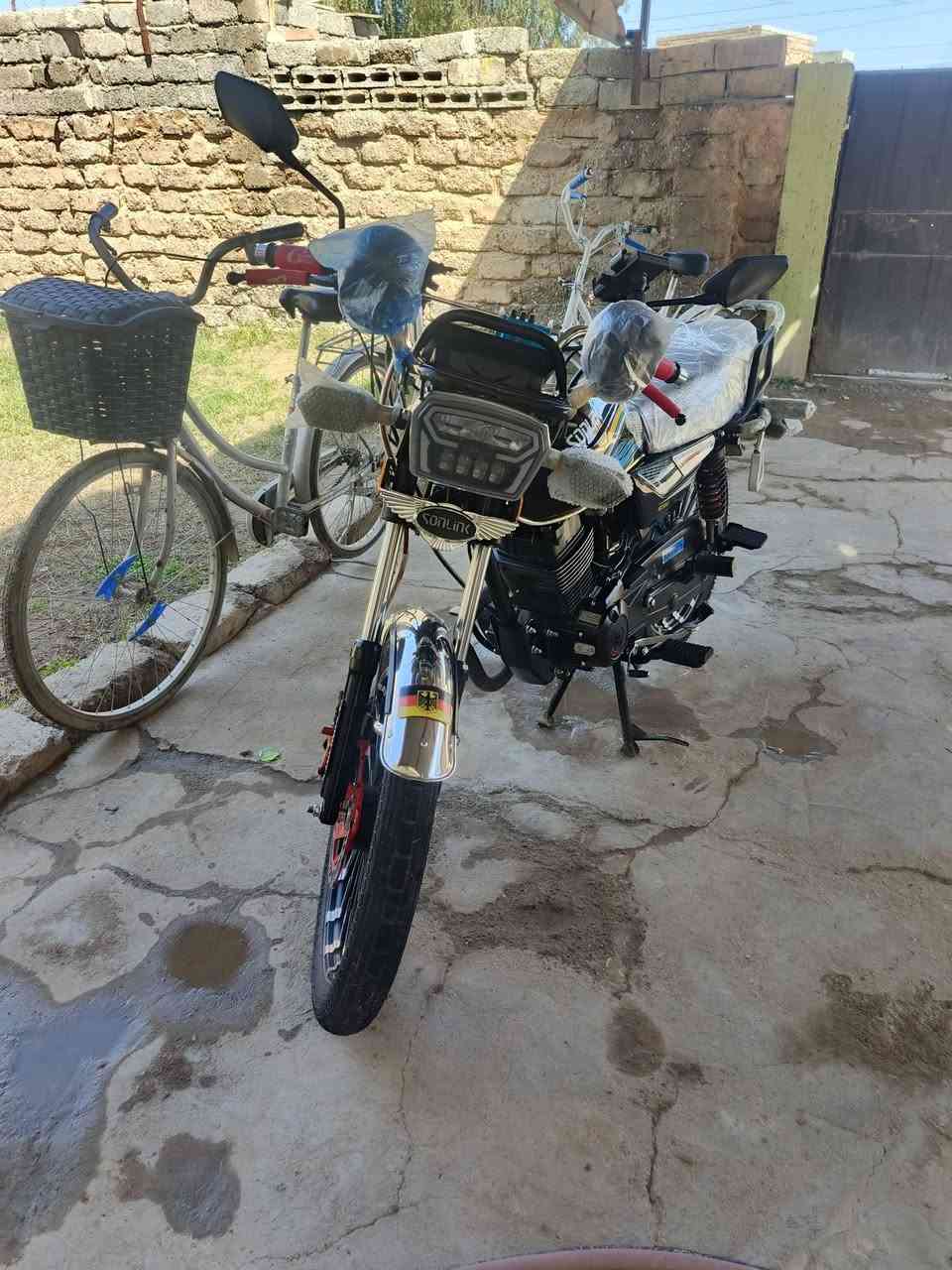 عندي هذا الماطور موديل 25 سيفان حجم المحرك 200 ضاغطه وزنجيل العنوان بيجي صلاح الدين
الماطور جديد زيرو مستعمل شيء قليل اريد ابيعه لان محتاج فلوس التواصل معي على هذا الرقم***********
