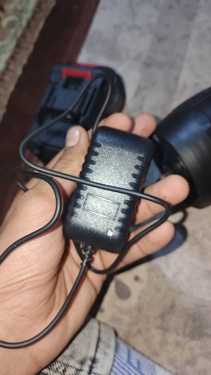 سلام عليكم فاره شحن + بم هوه شحن 
تجي مع بطاريه 48 فولت الفاره تجي كامل ملحقات سعر الفاره 20 بم هوه تجي مع كيبل الشحن والبطاريه 48 فولت سعره 20 وبيهن مجال مكاني كربلاء ومتوفر توصيل لجميع المحافضات 
رقمي ***********
