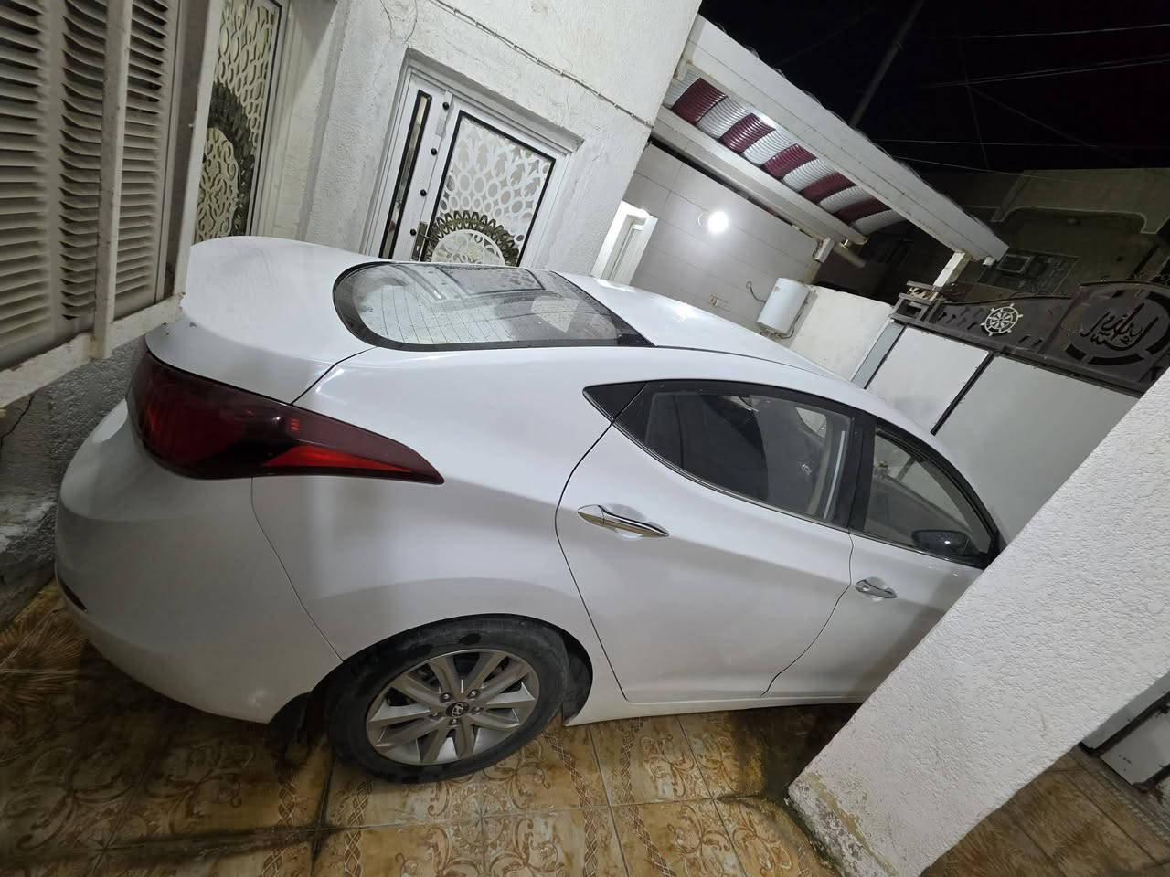النترا 16 خليجي
السياره جاهزه لاخر حبايه مكينه وكير مكفولات 
مبدل جاملغ امامي ورشات بسيطه بالدواسات 
السعر 115 ورقه شرط التحويل
مكان السياره حي الرسالة 
***********
