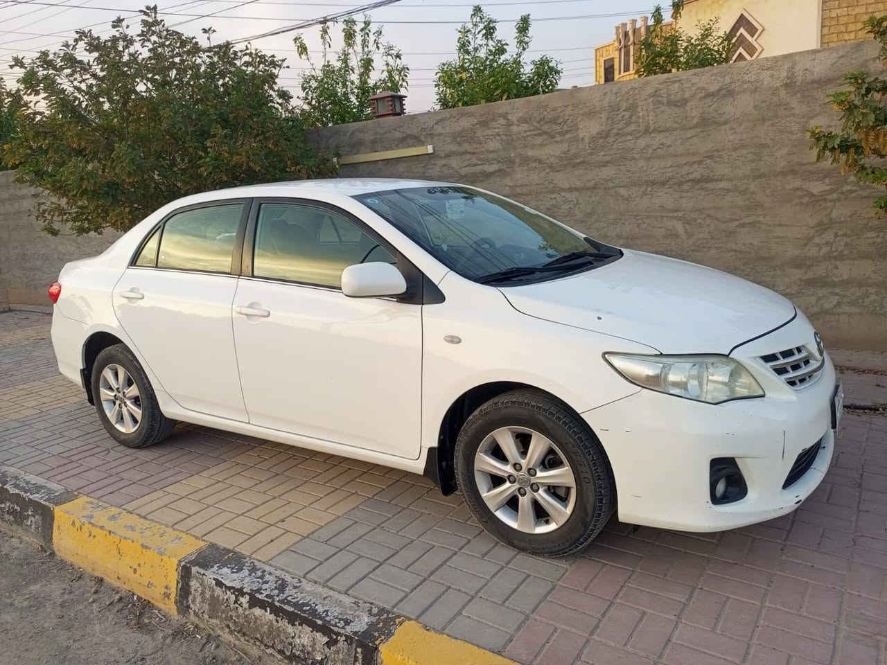 السلام عليكم . اخوان سياره  كورله الشركه العامة للسيارات موديل ٢٠١١ رقم بغداد الجديد هزه جديده سنويه نهاية ٢٠٣١ سياره  بسمي على وضع الشركة تبريد ثلج تخم تاير مكاني الفلوجة السعر ١٣٥$ وبيها مجال بسيط ***********
