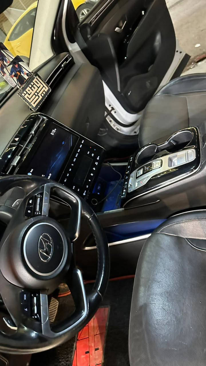 السلام عليكم هونداي توكسان  موديل 2022 بسعر 204وبيها مجال للشراي
بانزين لمتد vip فول الفول أمريكي

لون السيارة ابيض مرقمه بغداد باسمي 

المواصفات LIMITED VIP حادثها جاملغ امامي معدل بارد وضربة بالباب الخلفي عكس السايق كفالة من الصبغ والمكينه   فقط بارد صور الحادث ورقم الشاصي مذكور بالصور 

1- بصمة تشغيل 

2- بصمة أبواب لمس دخول ذكي 

3- بنوراما على طول السيارة 

4- صندوق كهرباء شفط 

5- كامرات 360 درجة 

( جانبية - أمامية - خلفية ) 

6- كامرات مع الأشارة 

7- السيارة تتقدم وترجع بالبصمة 

8- تبريد تدفئة كشنات أمامية 

9-داخل و كشنات جلد لون أسود ملكي 

10- كشنات كهرباء 

11- أضواء محيطية  

12- كشنات خلفية هيتر 

13- مرايات تعتيم ذاتي 

14- أبل كار بلي 

15- أندرويد أوتو 

16- شاشة دجيتل 3 أشكال للقيادة 

17- أشاير ترحيب 

18- أضواء أمامية LED زنون 

19- أضواء خلفية LED

20- دفع رباعي

23- قطعتين تبريد 

24- أشارات بالمري

25- گير دگم 

26- شفتات ستيرن وتحكمات 

28- تدفئة ستيرن

29- محرك 2500المرغوب 

30- هاند بريك بصمة 

31- شحن واير ليس 

32- منافذ شحن 

33- أوتو هولد 

34- تشغيل عن بعد 

35- السيارة أوتو بارك 

36- حساسات  أمامية وخلفيه

38- گير AT المرغوب 

39- رادار أمامي رادار خلفي رادار جانبي 

40- نقطة عمياء 

وبعد بيها هوآآي مواصفات 

ممشى السيارة ( 72 الف كيلو حقيقي) السعر المطلوب 204ورقه رقمي***********

*********** ممتواجد نت
