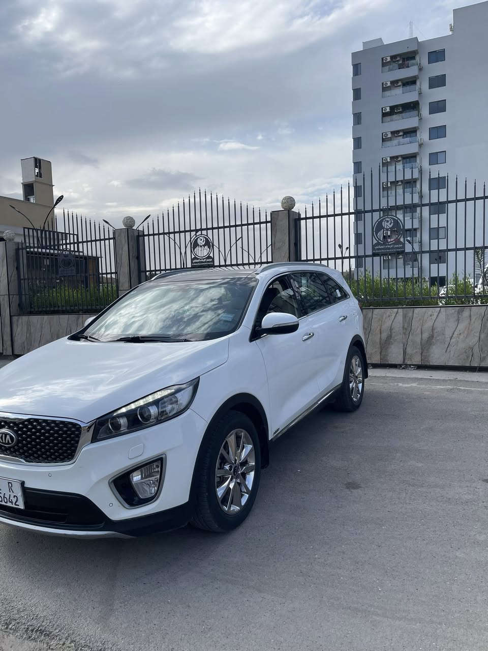 السلام عليكم
للبيع او مراوس 

سورنتو 2018 

خليجي كويتي 

فول مواصفات 

ماشيه 81 الف 

كشنات تدفئه تبريد 

كشنات الخلفيه تدفئه 

مري شفط 

صندوق كهرباء

7 راكب 

بانورما 

السياره بيها تحت المراء سايق صبغ ونص الجاملغ فقط الباقي مكفول 

السياره باسمي تحويل ثاني يوم 

سنويه جديده 

هزه جديده. 

رقم بغداد 

مكينه v6 

مكان السياره بغداد البلديات 

السعر 230 وبيها مجال

‏***********
