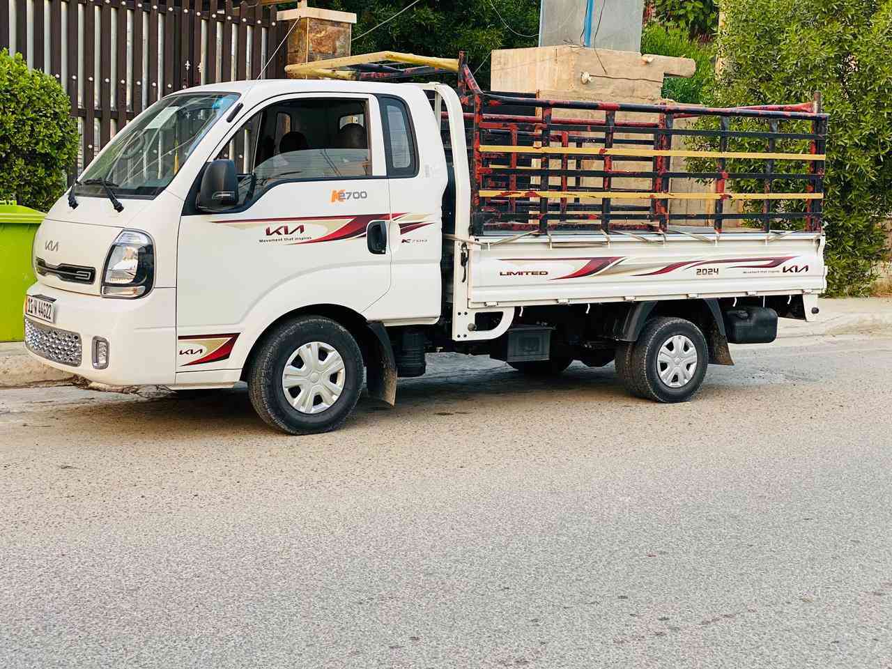 السلام عليكم للبيع كيا ٢٠٢٤ ماشيه ٢٣ كيلو متر حقيقي مع تاير الشركه وكفالة عامه شرط السونار وتحويل مباشر
العنوان بغداد المحمودية 
***********
***********
