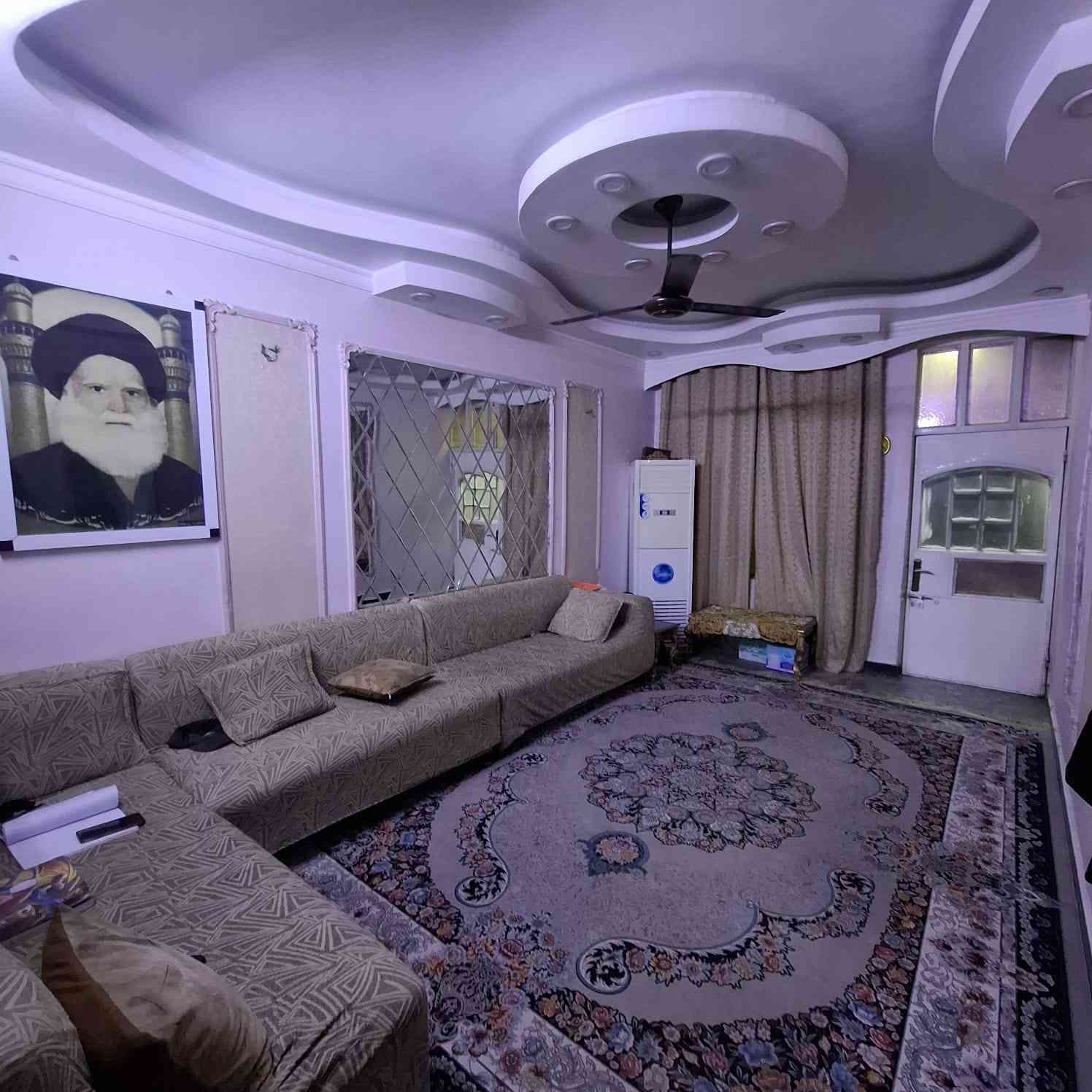 دار للبيع في حي اور تقاطع علاوي الاسمر، استقبال و صالة و مطبخ و ٣ غرف نوم ثنين سويت و خدمات داخليه و خارجية المساحة ٨٠ متر
للاستفسار الاتصال على الرقم ***********
