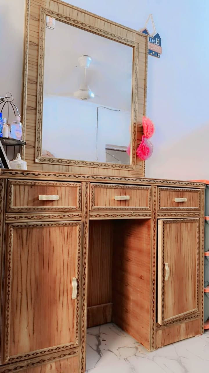 سلام عليكم عندي غرفه وياها بوفيه للبيع السعر 700 قفل حطاطه وجديده صارها شهر وتجون وشوفون


**إذا كنت صاحب هذا الإعلان وتريد حذفه لأي سبب، رجاءا أرسل رسالة إلى الدعم الفني**