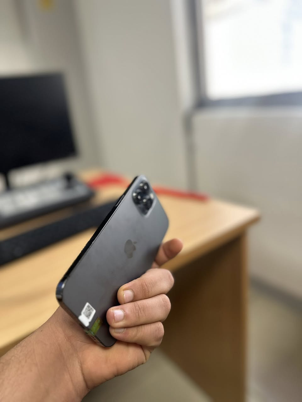 ايفون 12 promax
ذاكرة 256 
بطارية 90 
دبل شريحة 
نضافة 100‎%‎ 
للاستفسار متواجد خاص او واتس 
***********
